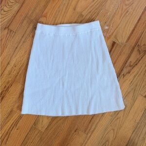 Elegant White Ribbed Skirt